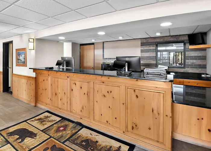 Cobblestone Hotel & Suites - Ladysmith